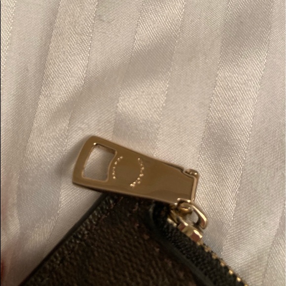 Coach pounch - Picture 3 of 4